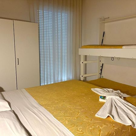 Hotel Sport Ріміні Екстер'єр фото