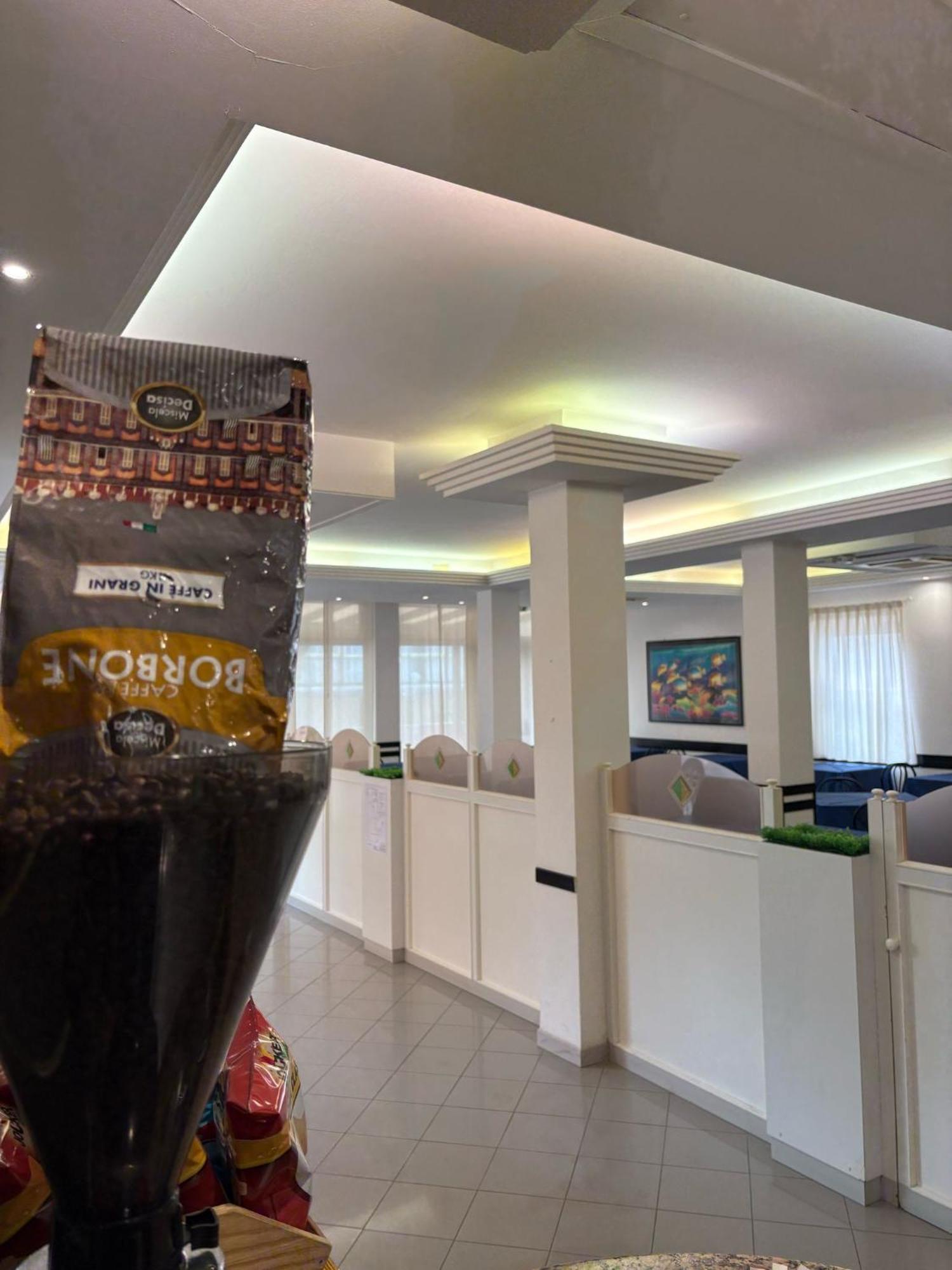 Hotel Sport Ріміні Екстер'єр фото