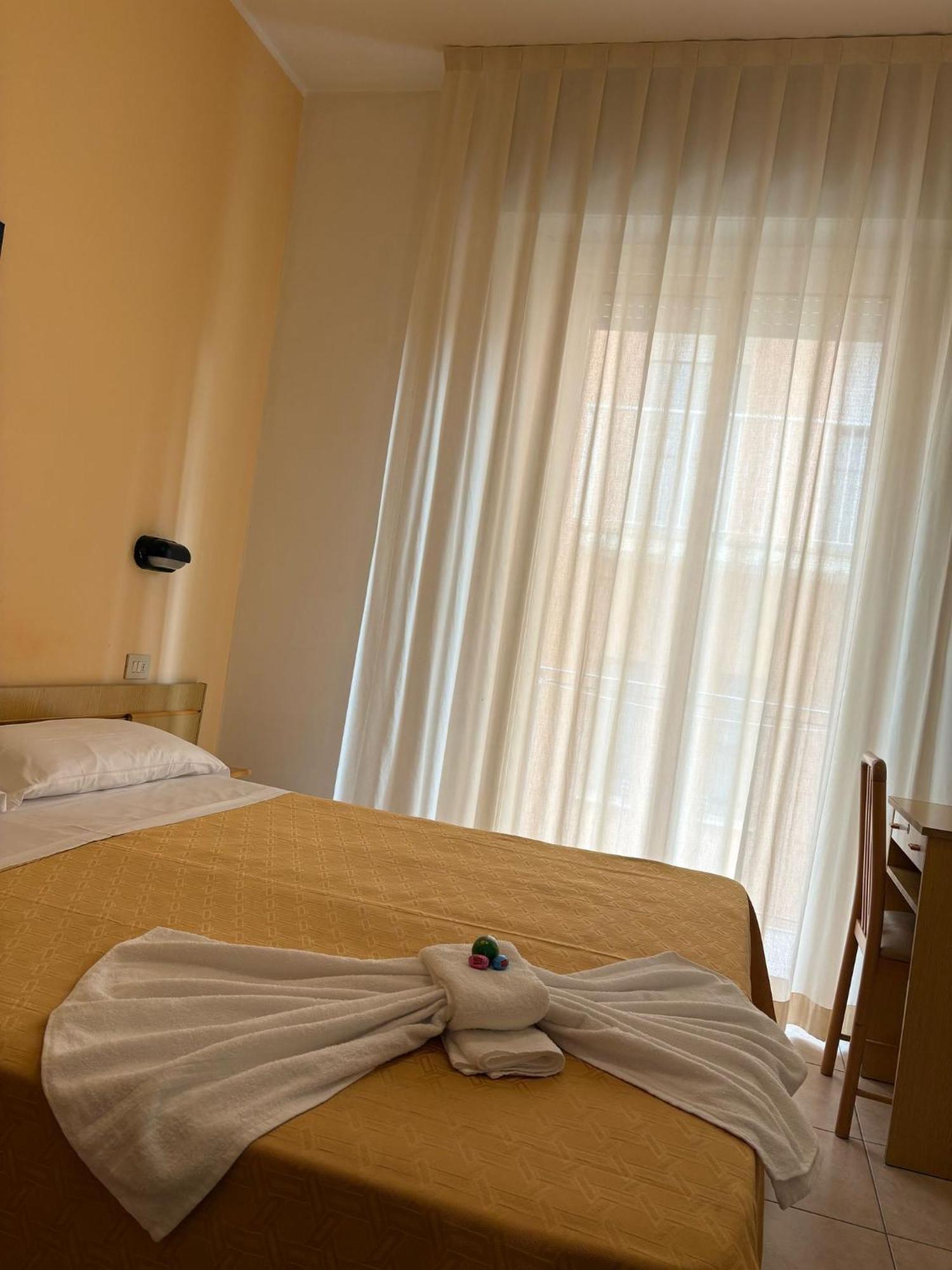 Hotel Sport Ріміні Екстер'єр фото