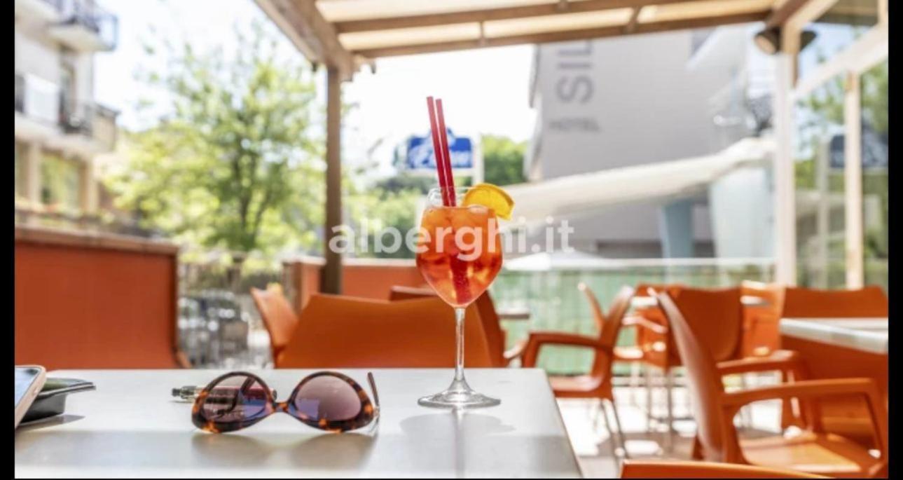 Hotel Sport Ріміні Екстер'єр фото