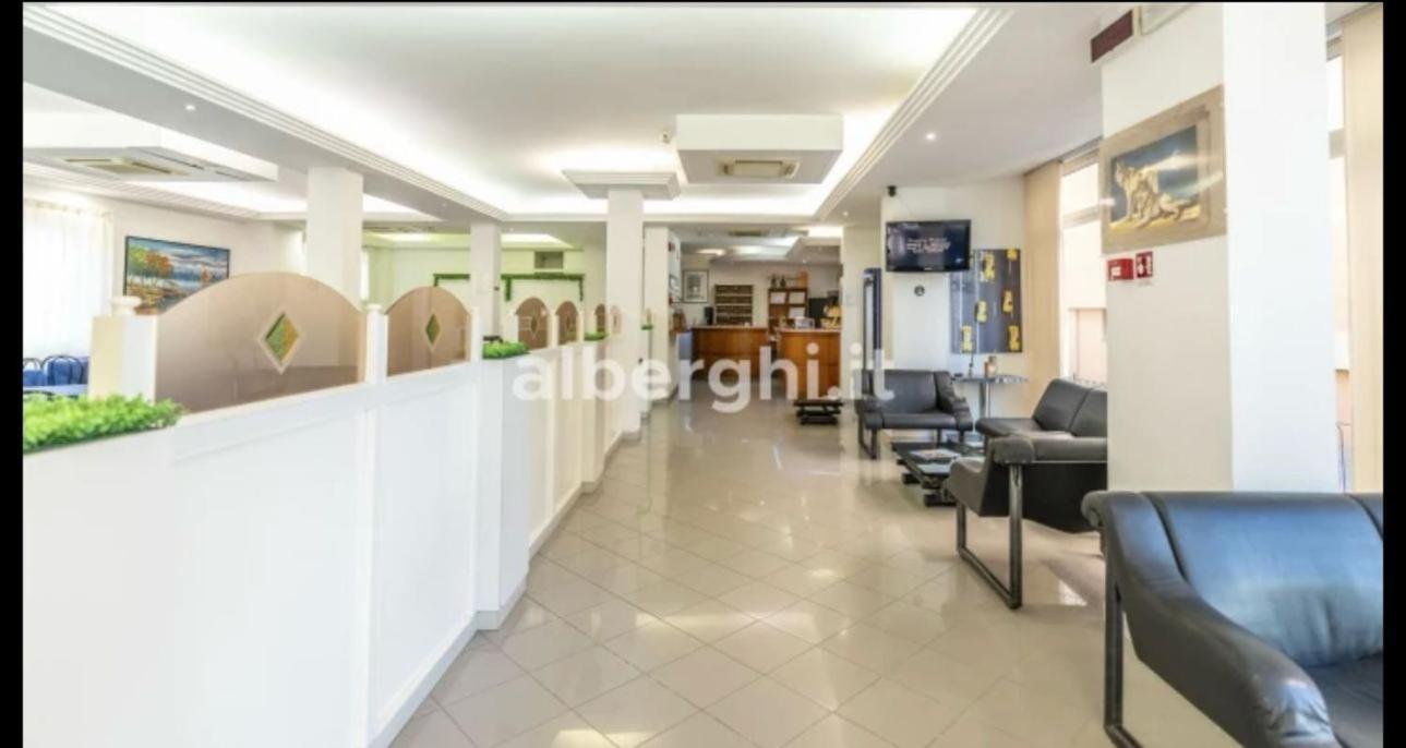 Hotel Sport Ріміні Екстер'єр фото