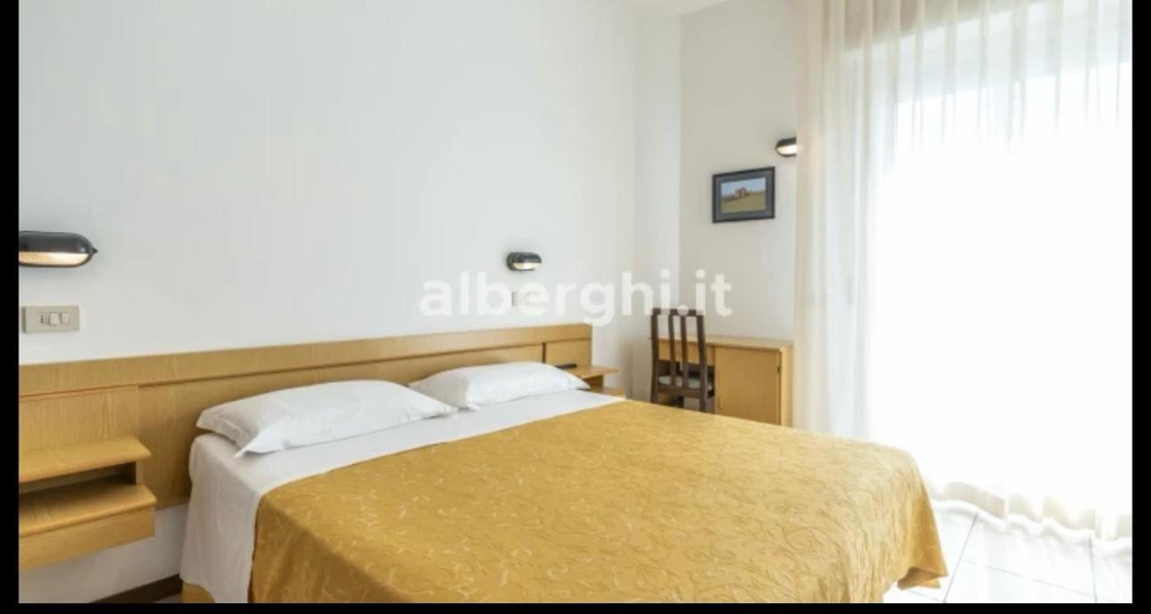 Hotel Sport Ріміні Екстер'єр фото