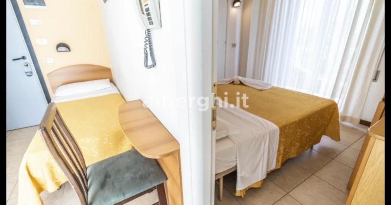 Hotel Sport Ріміні Екстер'єр фото