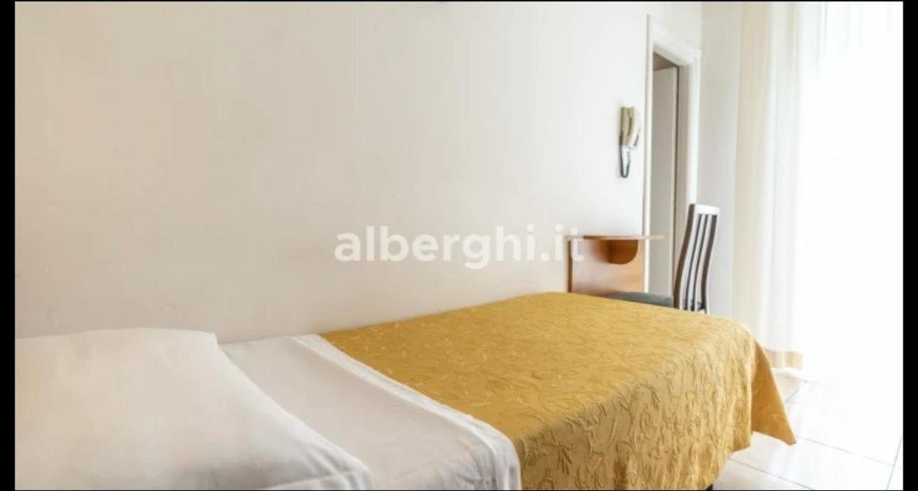 Hotel Sport Ріміні Екстер'єр фото