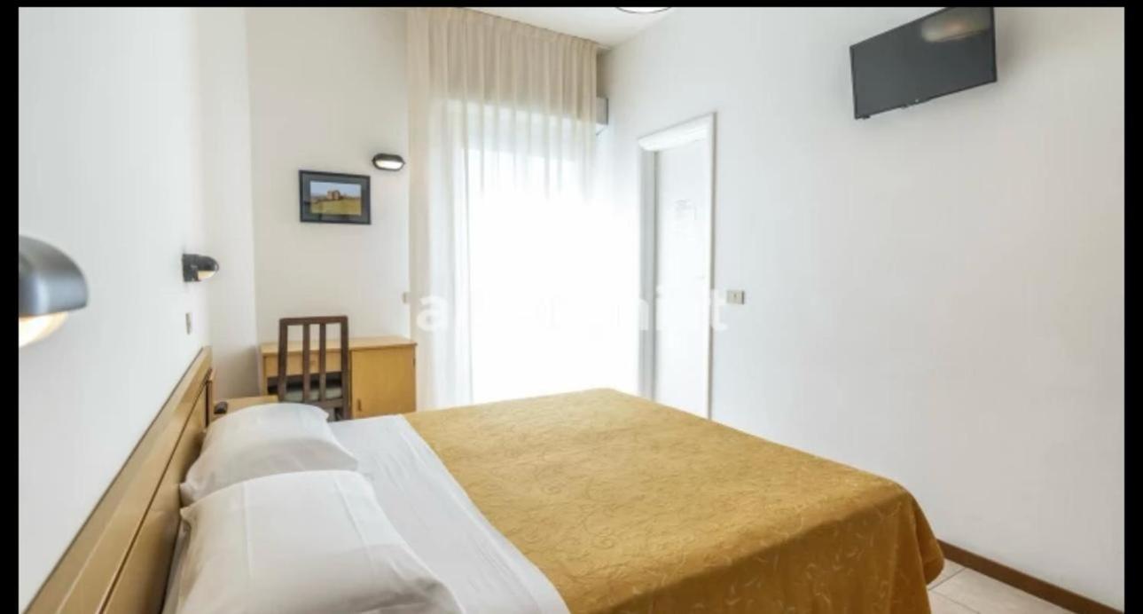 Hotel Sport Ріміні Екстер'єр фото
