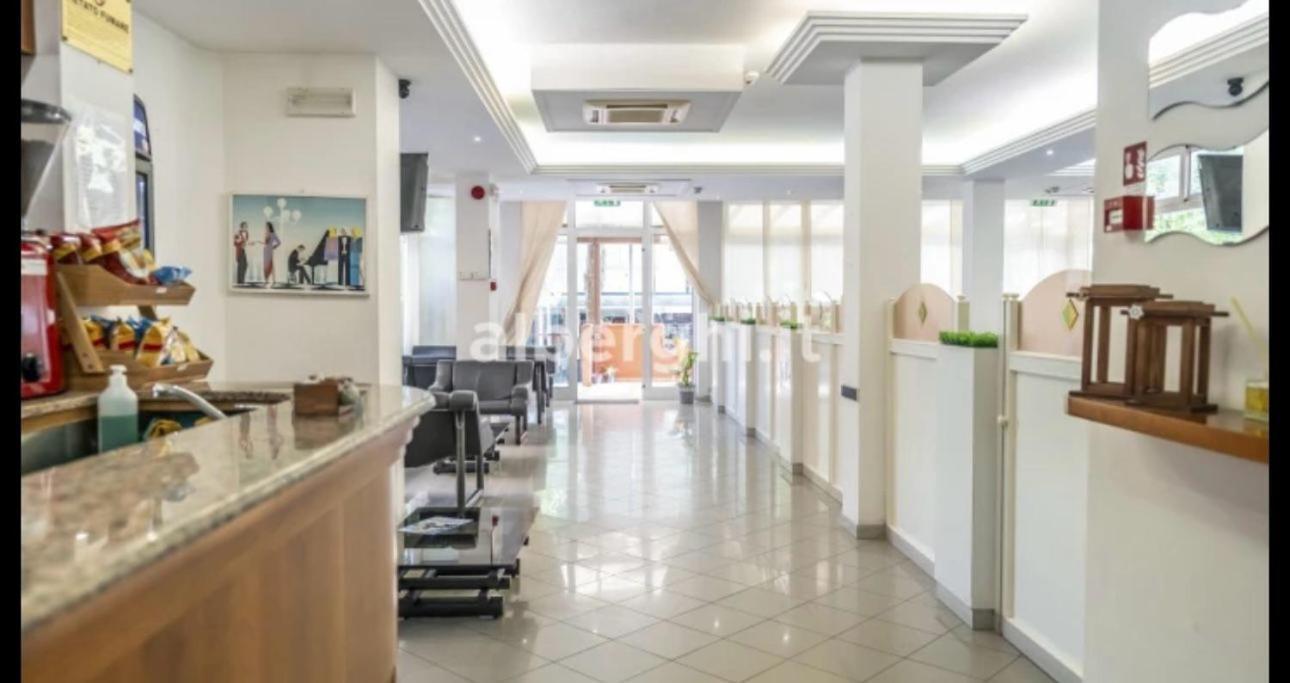 Hotel Sport Ріміні Екстер'єр фото