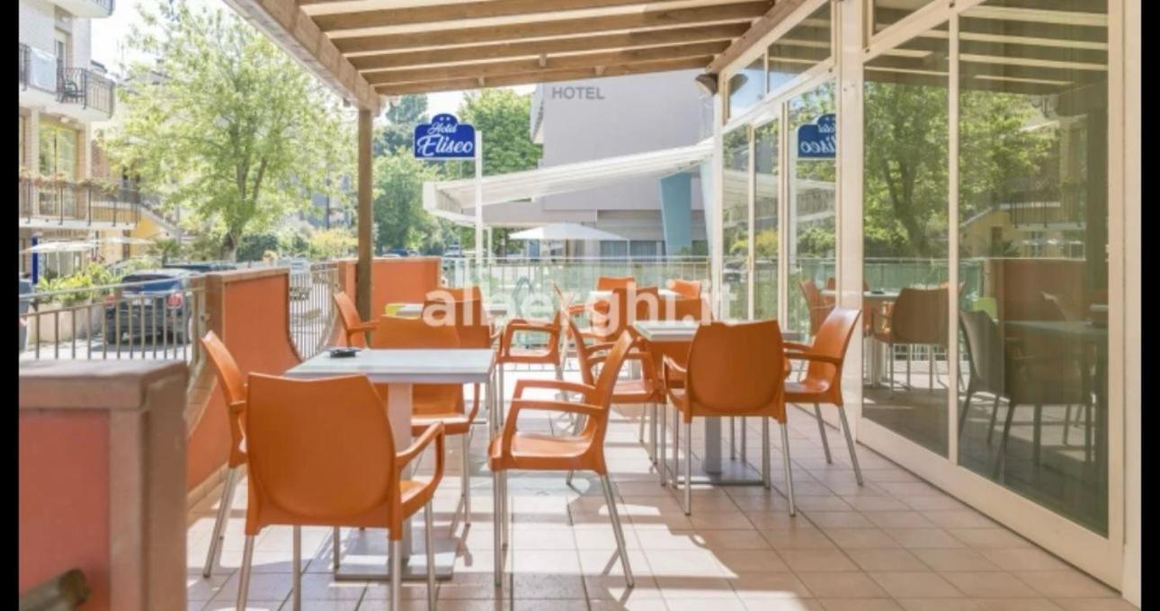 Hotel Sport Ріміні Екстер'єр фото