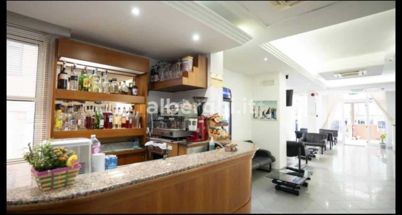 Hotel Sport Ріміні Екстер'єр фото