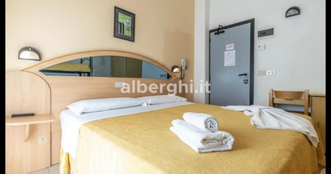 Hotel Sport Ріміні Екстер'єр фото
