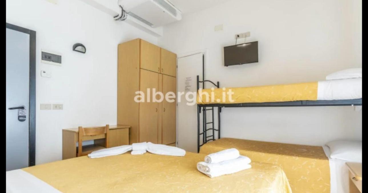 Hotel Sport Ріміні Екстер'єр фото